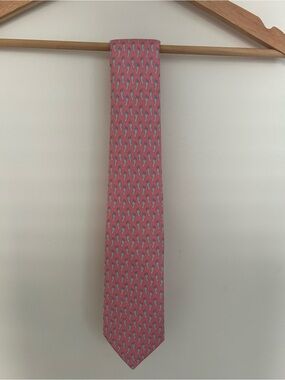 Vineyard Vines Light Pink Barefoot Pattern Silk Tie